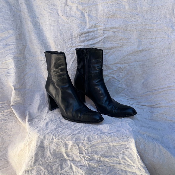 Barney’s New York Black Heel Boot - Picture 3 of 12